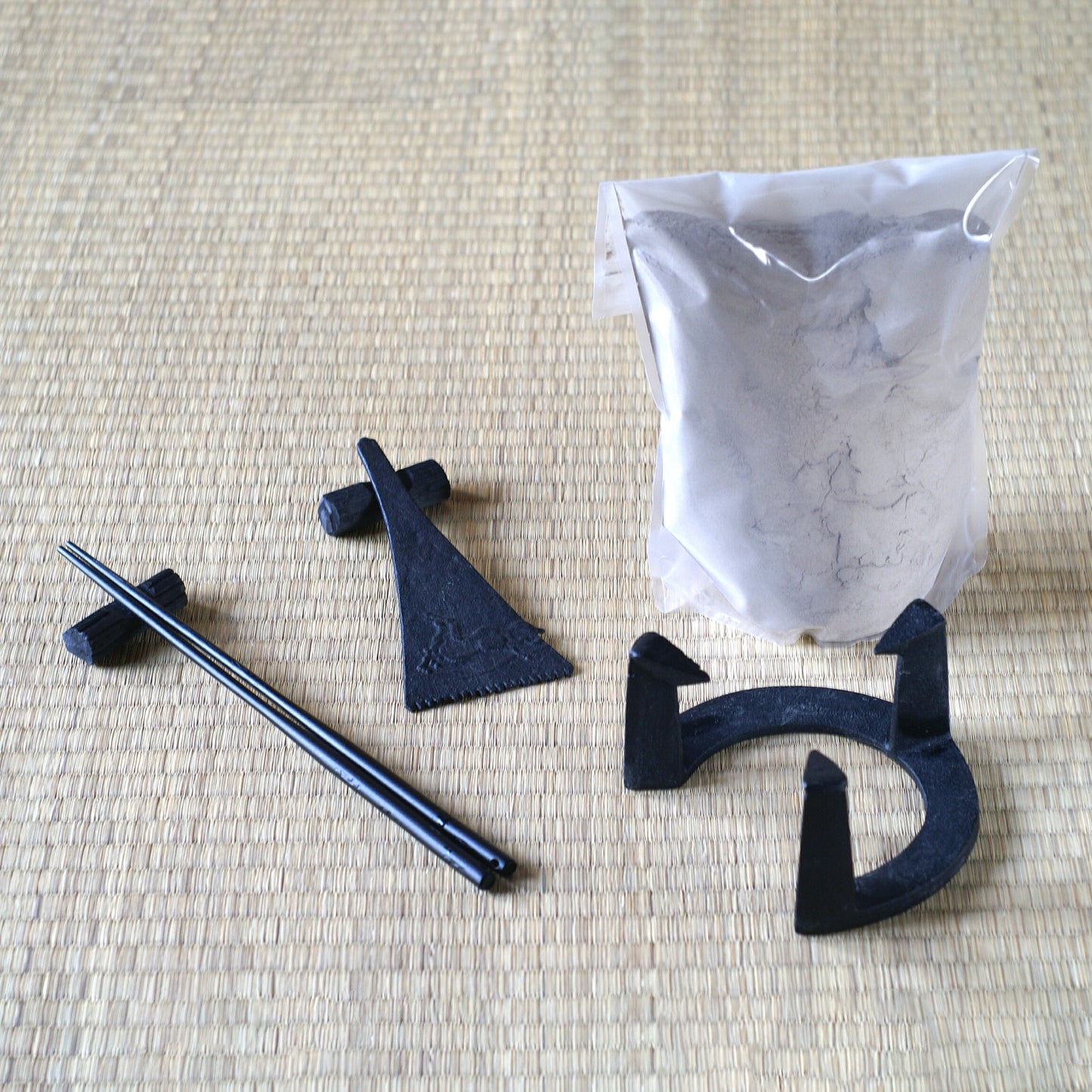 箱の桐火鉢(新品)+火鉢道具セット